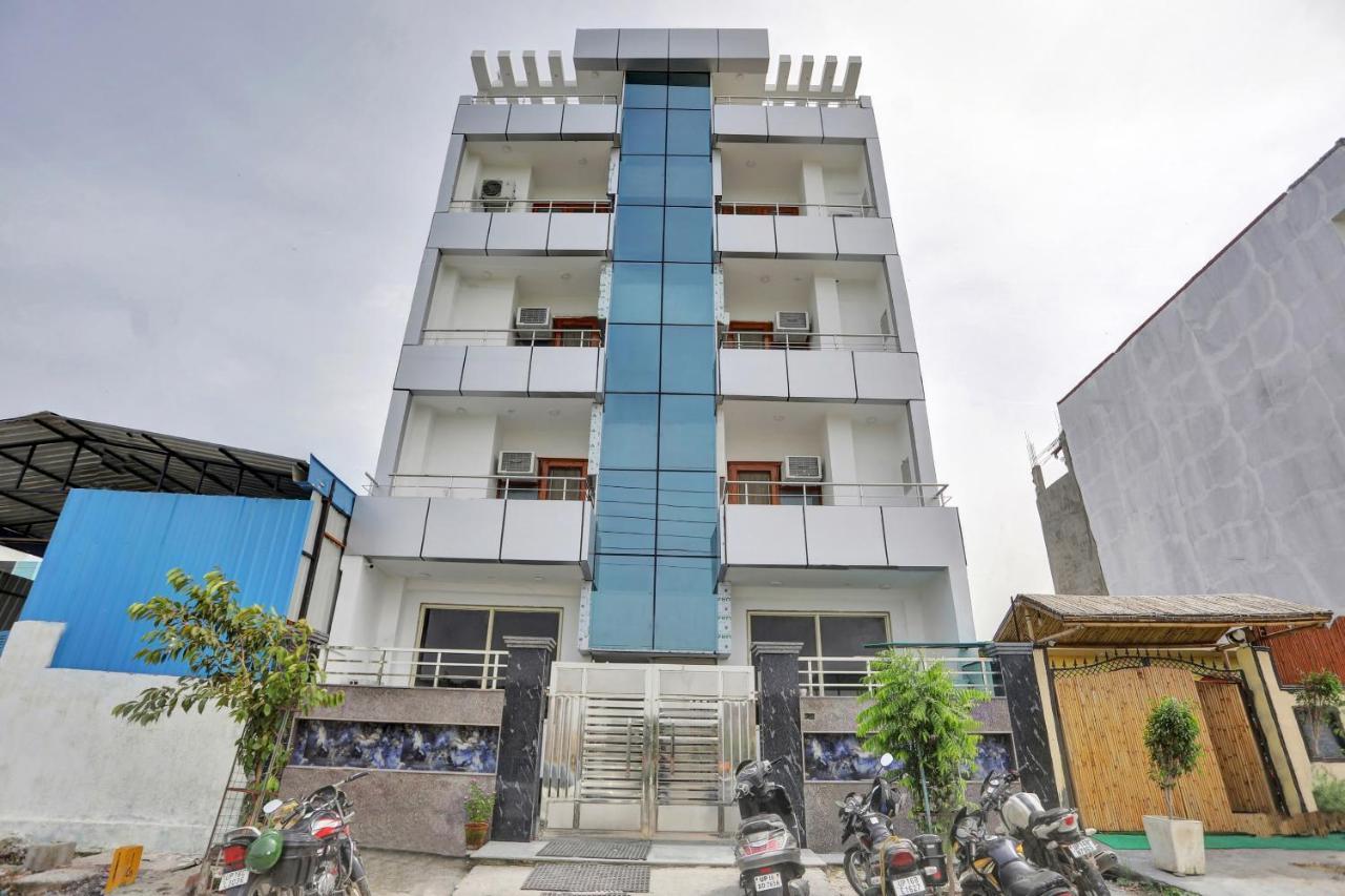 Oyo 82100 Golden Residency 诺伊达 外观 照片
